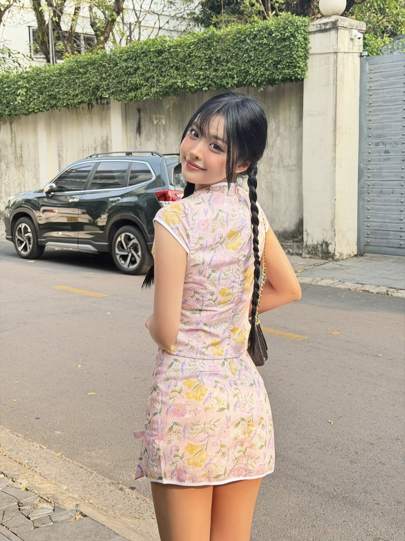 G&aacute;i xinh chụp photobooth c&ugrave;ng HIEUTHUHAI, kh&ocirc;ng phải Tăng Mỹ H&agrave;n: Nhan sắc v&agrave; style đều xuất sắc- Ảnh 6.