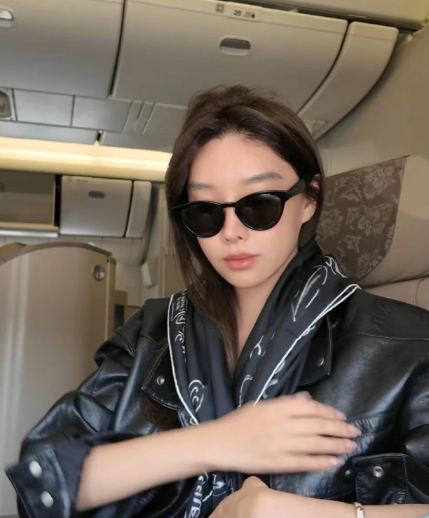 Cuộc sống hiện tại của "Tiểu thư đẹp nhất giới si&ecirc;u gi&agrave;u Trung Quốc" sau tr&ograve;n 16 năm nổi tiếng- Ảnh 16.