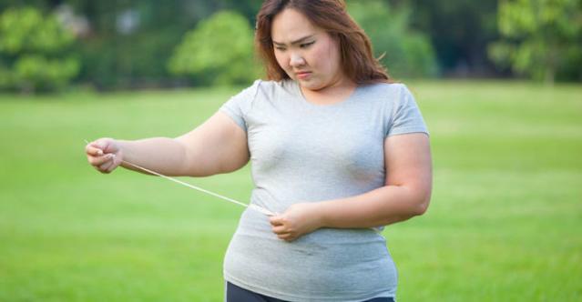 Ăn uống điều độ nhưng cholesterol vẫn tăng? Nguy&ecirc;n nh&acirc;n nhiều phụ nữ sau 40 kh&ocirc;ng ngờ tới- Ảnh 1.