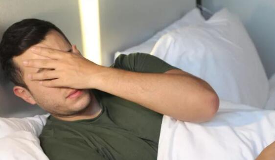 "S&aacute;ng n&agrave;o anh cũng vậy": Hiện tượng khiến nhiều đ&agrave;n &ocirc;ng l&uacute;ng t&uacute;ng khi vừa thức dậy- Ảnh 3.