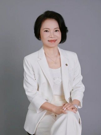 N&oacute;ng: Forbes c&ocirc;ng bố danh s&aacute;ch tỷ ph&uacute; năm 2026, vợ v&agrave; em vợ &ocirc;ng Phạm Nhật Vượng lần đầu ti&ecirc;n g&oacute;p mặt- Ảnh 3.