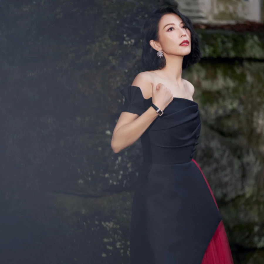 "Ho&agrave;ng hậu" trong Ch&acirc;n Ho&agrave;n truyện 15 năm kh&ocirc;ng gi&agrave; đi: Ở tuổi 53 vẫn trẻ đ&aacute;ng kinh ngạc, h&oacute;a ra chăm l&agrave;m 3 việc để giữ v&oacute;c d&aacute;ng- Ảnh 3.