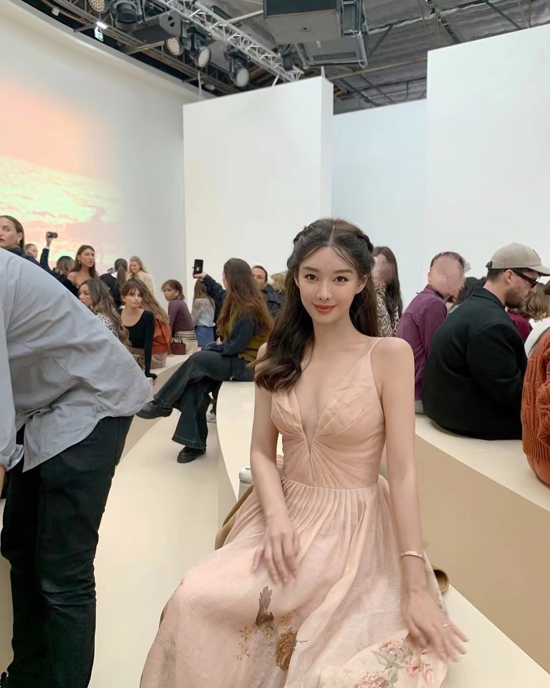 Cuộc sống hiện tại của "Tiểu thư đẹp nhất giới si&ecirc;u gi&agrave;u Trung Quốc" sau tr&ograve;n 16 năm nổi tiếng- Ảnh 17.