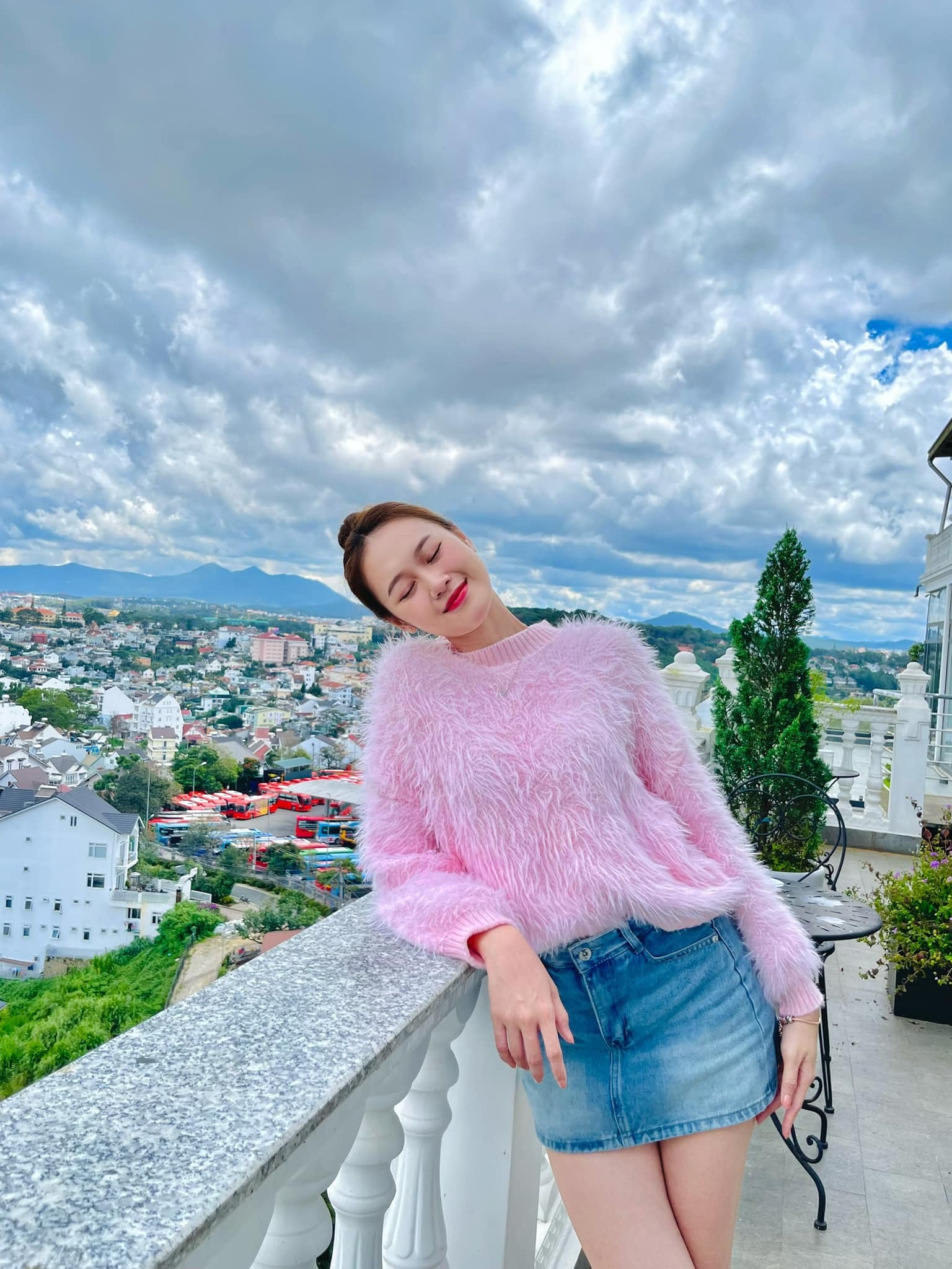 Mỹ nữ l&aacute;i Porsche viral TikTok: 1 gi&acirc;y lướt qua cũng khiến người kh&aacute;c ngo&aacute;i nh&igrave;n, nhận mưa lời khen v&igrave; mặc đẹp- Ảnh 15.