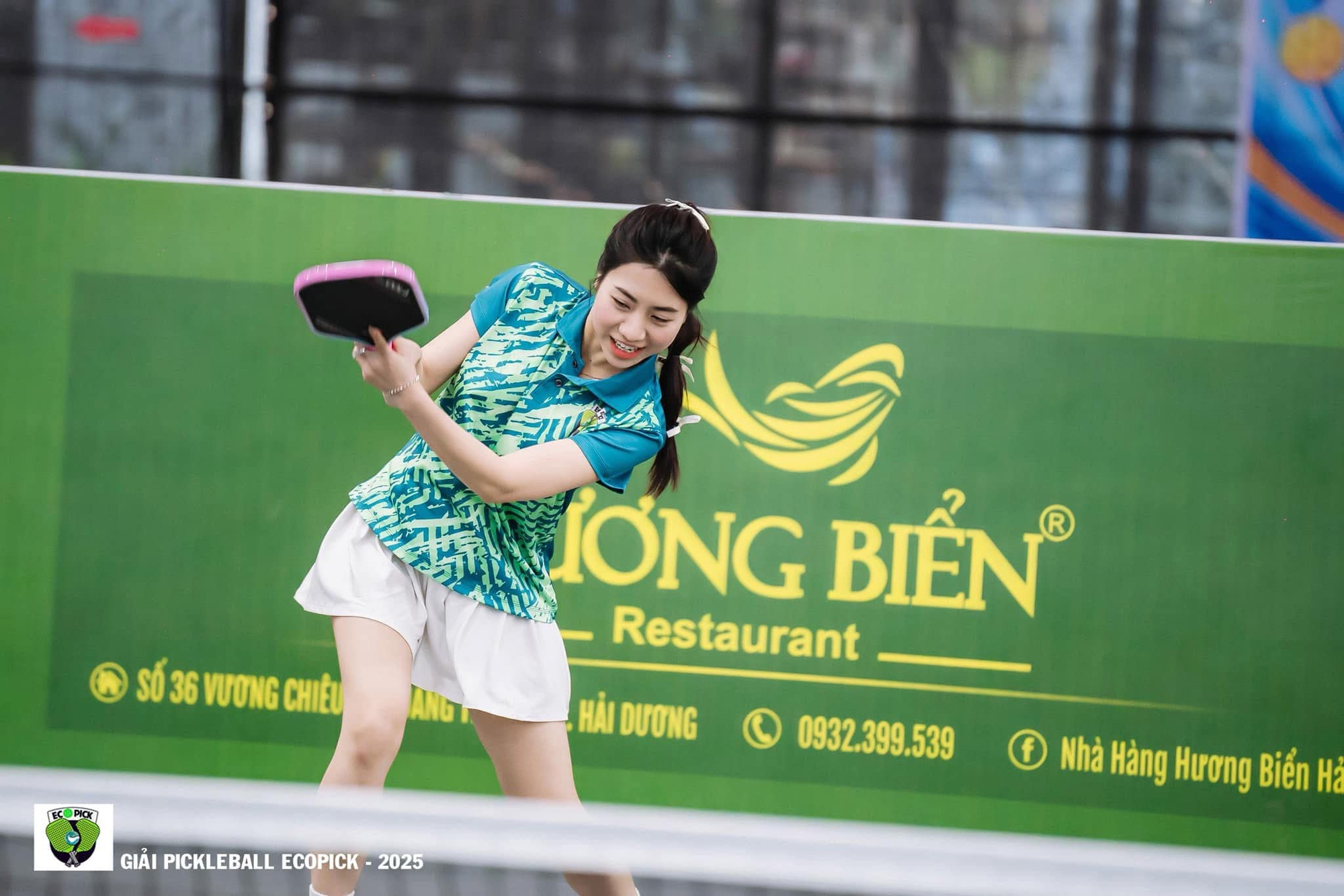 Hotgirl khoe ch&acirc;n d&agrave;i thẳng tắp, nuột n&agrave; nhờ pickleball, ho&aacute; ra l&agrave; em g&aacute;i hot nhất l&agrave;ng b&oacute;ng đ&aacute; từng nhận Ho&agrave; Minzy l&agrave; chị d&acirc;u- Ảnh 5.