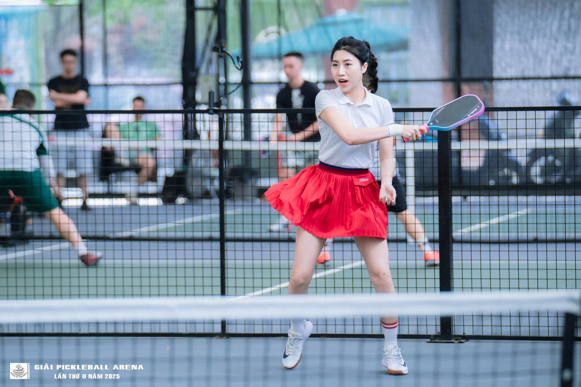 Hotgirl khoe ch&acirc;n d&agrave;i thẳng tắp, nuột n&agrave; nhờ pickleball, ho&aacute; ra l&agrave; em g&aacute;i hot nhất l&agrave;ng b&oacute;ng đ&aacute; từng nhận Ho&agrave; Minzy l&agrave; chị d&acirc;u- Ảnh 2.