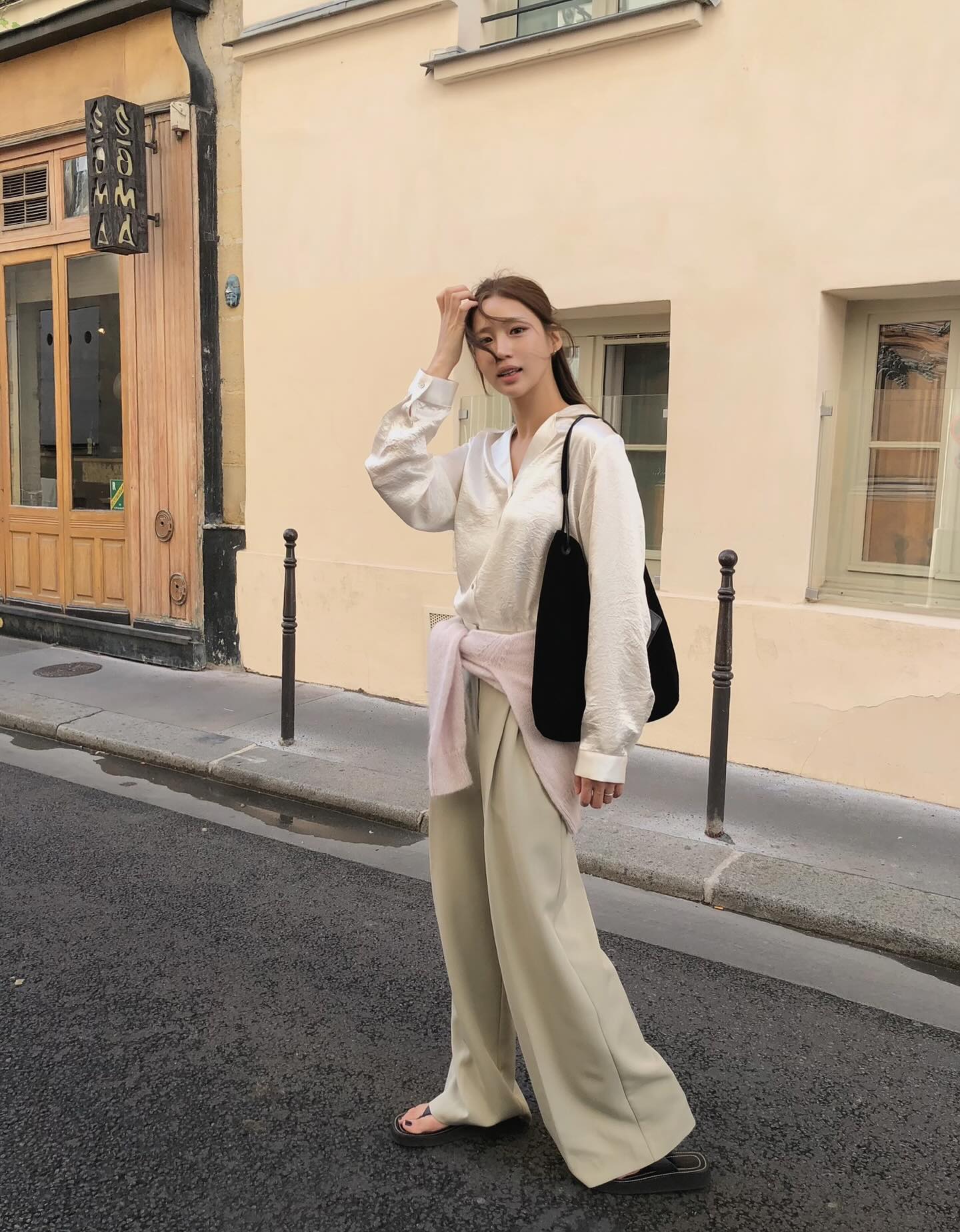 5 gam m&agrave;u trang phục hot của m&ugrave;a h&egrave; 2026: Gi&uacute;p n&agrave;ng tỏa s&aacute;ng giữa đ&aacute;m đ&ocirc;ng m&agrave; kh&ocirc;ng sợ "sến"- Ảnh 2.