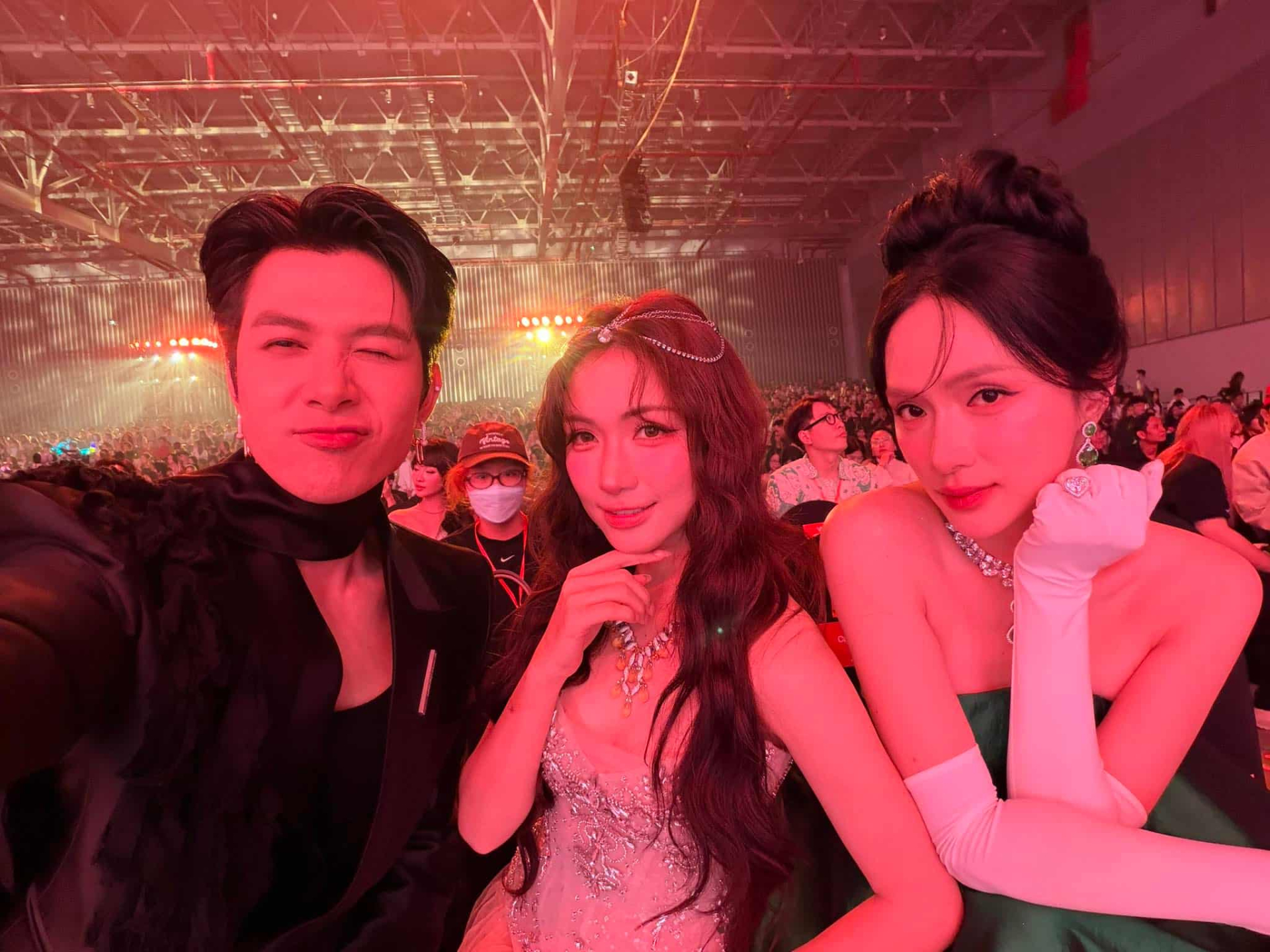 Ho&agrave; Minzy chốt thời điểm đ&aacute;m cưới: Chi Pu - Hương Giang v&agrave; d&agrave;n sao đổ bộ đếm kh&ocirc;ng xuể, 1 nh&acirc;n vật được mong đợi nhất- Ảnh 4.