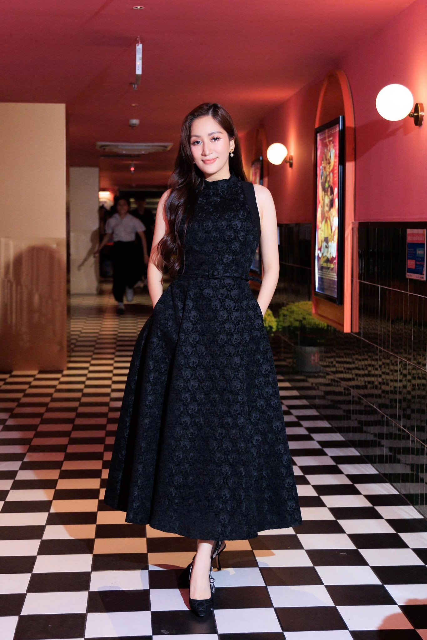 Hết lời khen ngợi Kh&aacute;nh Thi tr&ecirc;n s&acirc;n pickleball, mẹ 3 con l&ecirc;n đồ "hack" tuổi cực đỉnh- Ảnh 2.