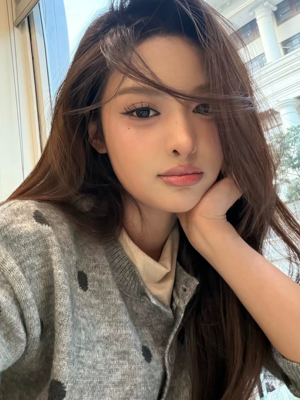 G&aacute;i xinh chụp photobooth c&ugrave;ng HIEUTHUHAI, kh&ocirc;ng phải Tăng Mỹ H&agrave;n: Nhan sắc v&agrave; style đều xuất sắc- Ảnh 5.