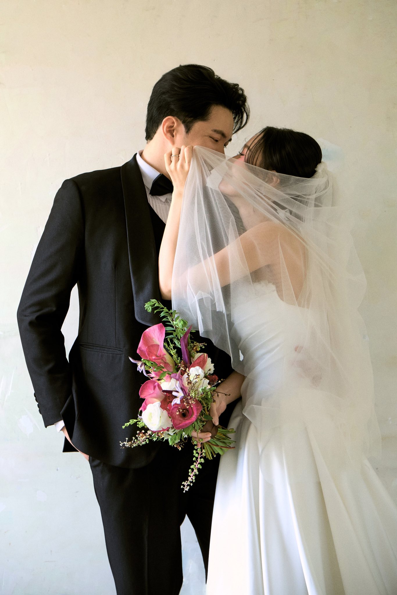 Vbiz c&oacute; tin hỷ: Nhạc sĩ - diễn vi&ecirc;n tung ảnh cưới l&atilde;ng mạn, chốt đơn v&agrave;o cuối th&aacute;ng 3!- Ảnh 6.