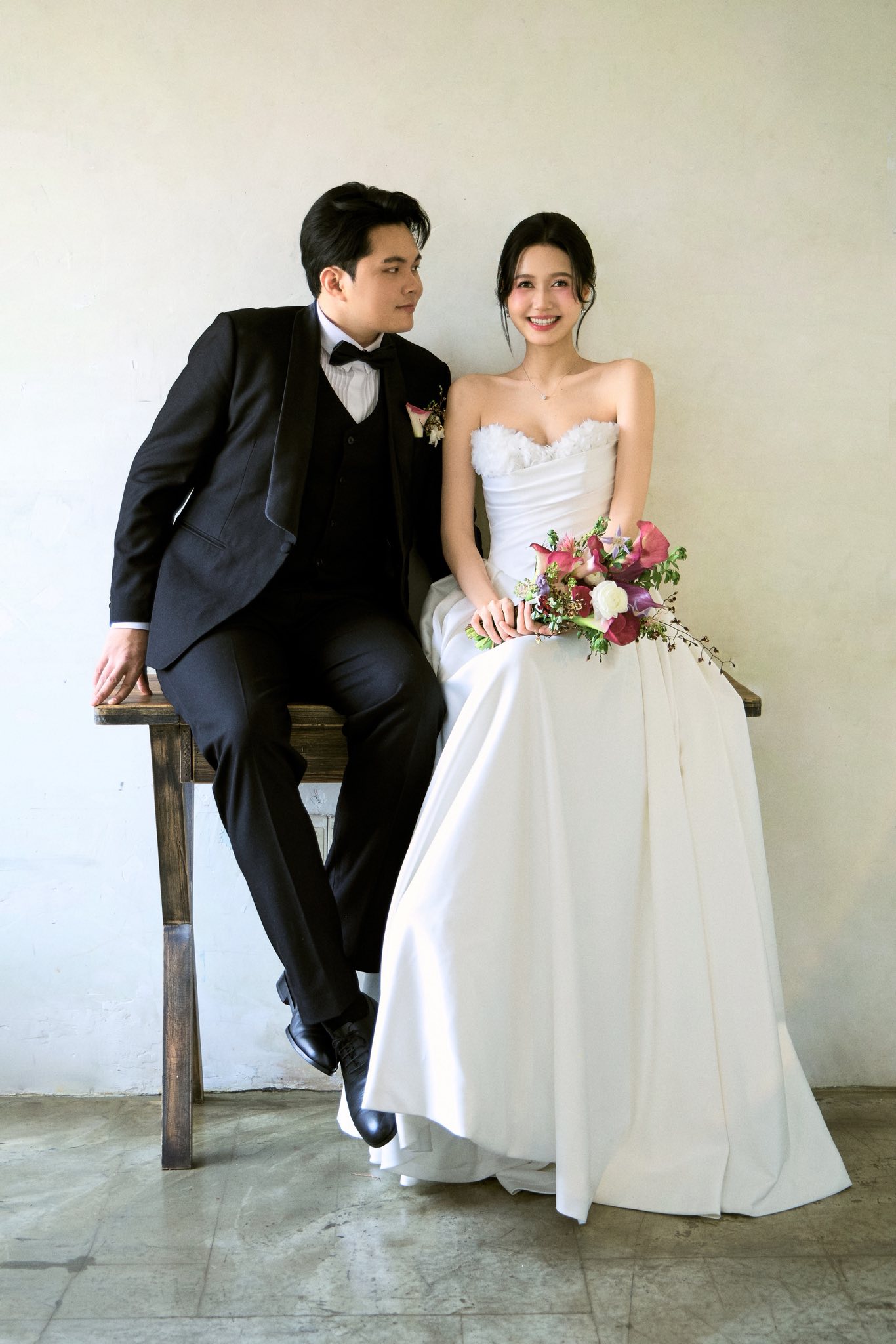 Vbiz c&oacute; tin hỷ: Nhạc sĩ - diễn vi&ecirc;n tung ảnh cưới l&atilde;ng mạn, chốt đơn v&agrave;o cuối th&aacute;ng 3!- Ảnh 5.