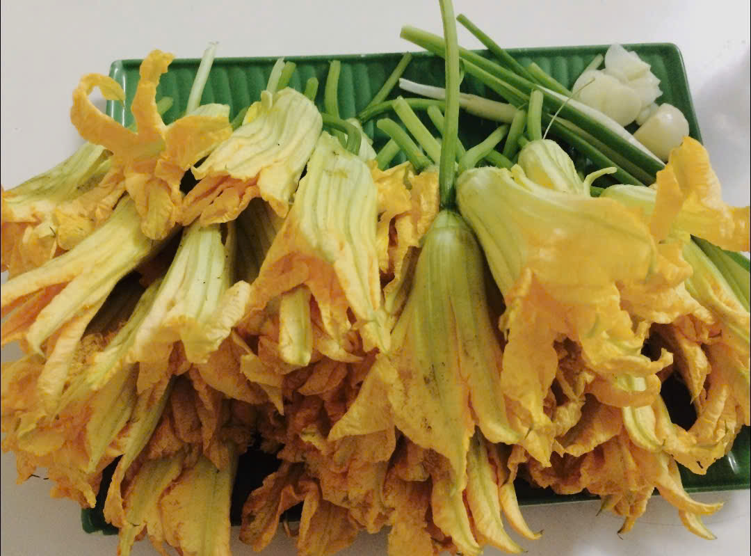 Trend &ldquo;Ăn hoa như ăn rau&rdquo; tiềm ẩn rủi ro- Ảnh 2.