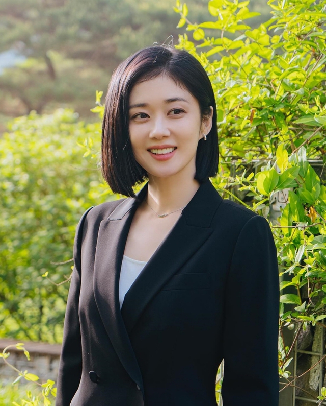 Phụ nữ 40+ c&oacute; n&ecirc;n cắt t&oacute;c layer? Chuy&ecirc;n gia tạo mẫu n&oacute;i g&igrave;- Ảnh 7.