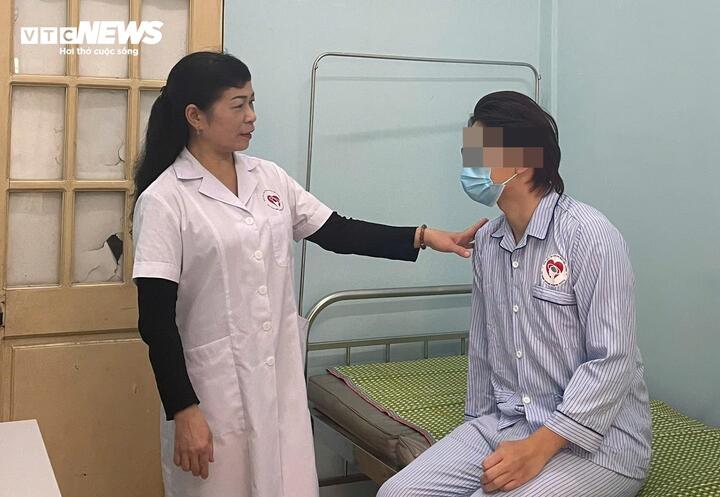 &Aacute;m ảnh mỗi lần thấy t&ecirc;n sếp hiện tr&ecirc;n điện thoại v&agrave; c&uacute; sốc rối loạn lo &acirc;u tuổi 35- Ảnh 1.