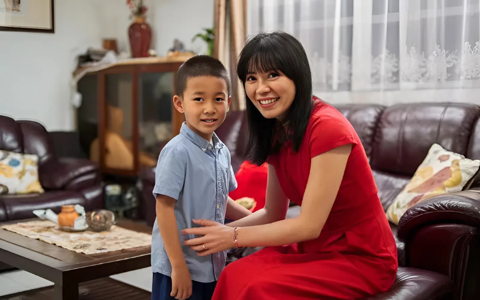 Ph&aacute;t hiện con trai lớp 6 hai th&aacute;ng gần đ&acirc;y đều để d&agrave;nh được tiền, mẹ H&agrave; Nội cho&aacute;ng v&aacute;ng khi biết danh t&iacute;nh người gi&uacute;p con!- Ảnh 1.