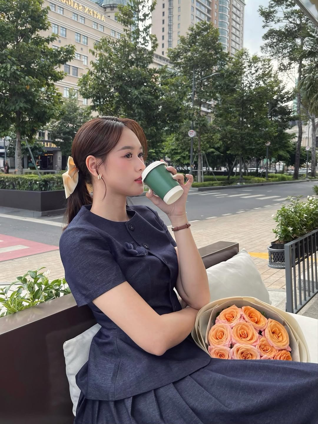 Mỹ nữ l&aacute;i Porsche viral TikTok: 1 gi&acirc;y lướt qua cũng khiến người kh&aacute;c ngo&aacute;i nh&igrave;n, nhận mưa lời khen v&igrave; mặc đẹp- Ảnh 10.