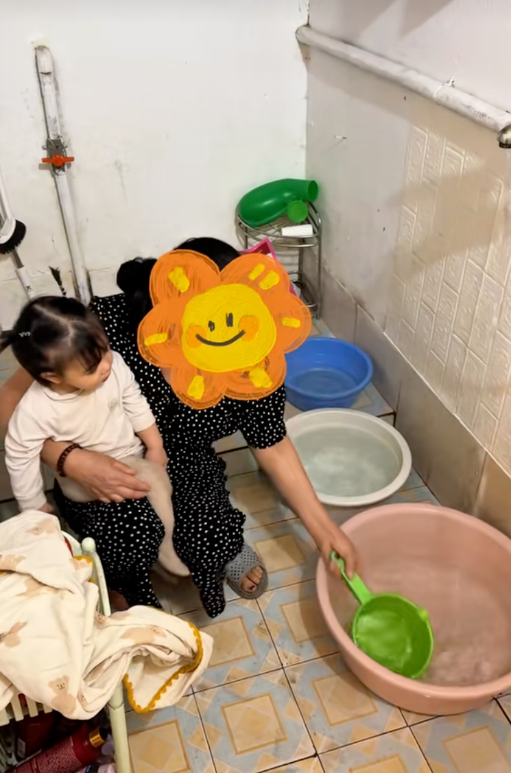 Thu&ecirc; trọ 1 triệu/th&aacute;ng nhưng chi 8 triệu thu&ecirc; gi&uacute;p việc: Vợ chồng trẻ g&acirc;y tranh c&atilde;i, song khoản tiền tiết kiệm mới khiến nhiều người bất ngờ- Ảnh 1.