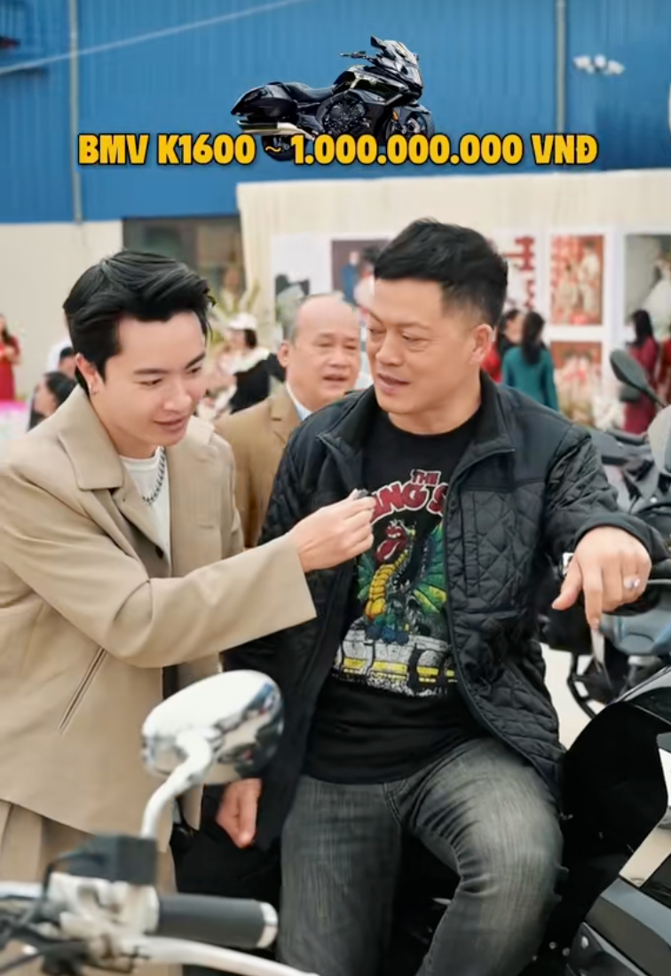 Đ&aacute;m cưới g&acirc;y ch&uacute; &yacute; tại Hải Hậu: Rạp cưới rộng 1.000m2, d&agrave;n xe moto tiền tỷ rước d&acirc;u- Ảnh 14.