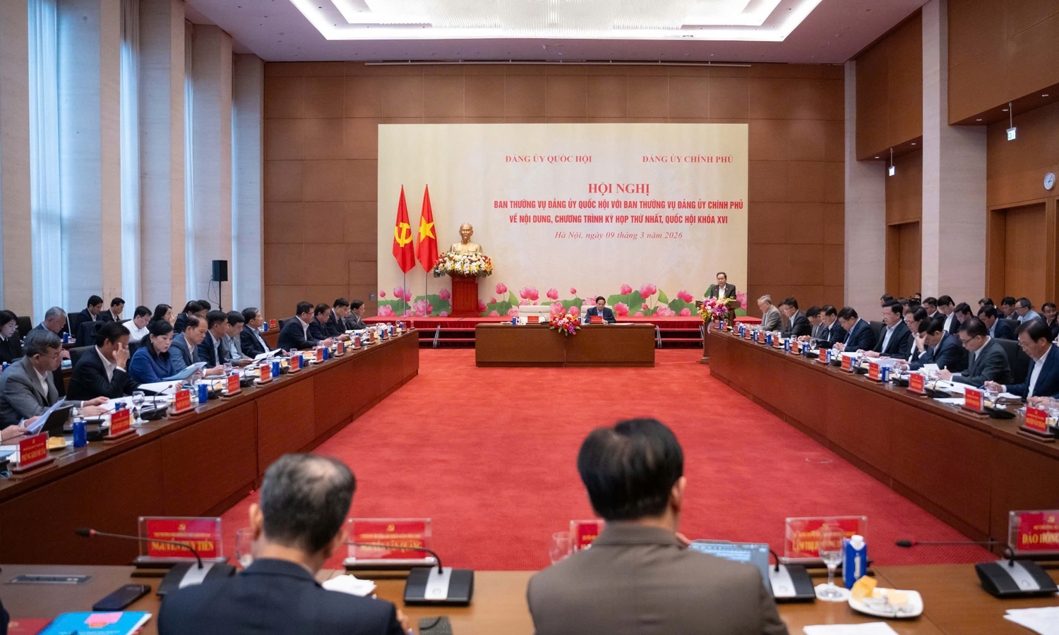 Thủ tướng: Đ&atilde; huy động 4 triệu th&ugrave;ng dầu từ đối t&aacute;c để bảo đảm nguồn cung- Ảnh 3.