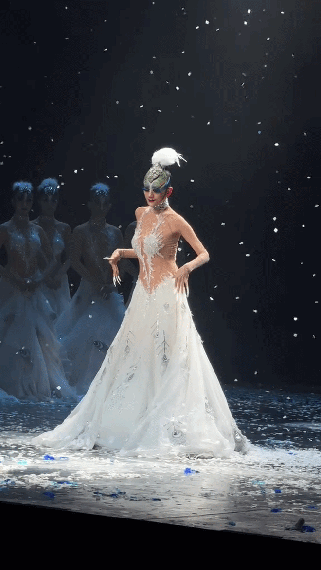 Người đ&agrave;n b&agrave; "chống gi&agrave;" giỏi nhất thế giới: U70 vẫn trẻ như măng, body n&eacute;t đến nỗi g&aacute;i trẻ xin thua- Ảnh 2.