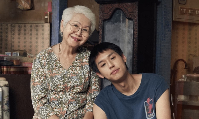 "Ở c&ugrave;ng b&agrave; ngoại l&acirc;u như vậy, anh c&oacute; thấy m&ugrave;i g&igrave; kh&ocirc;ng?" v&agrave; c&acirc;u chuyện về "m&ugrave;i người gi&agrave;"- Ảnh 1.