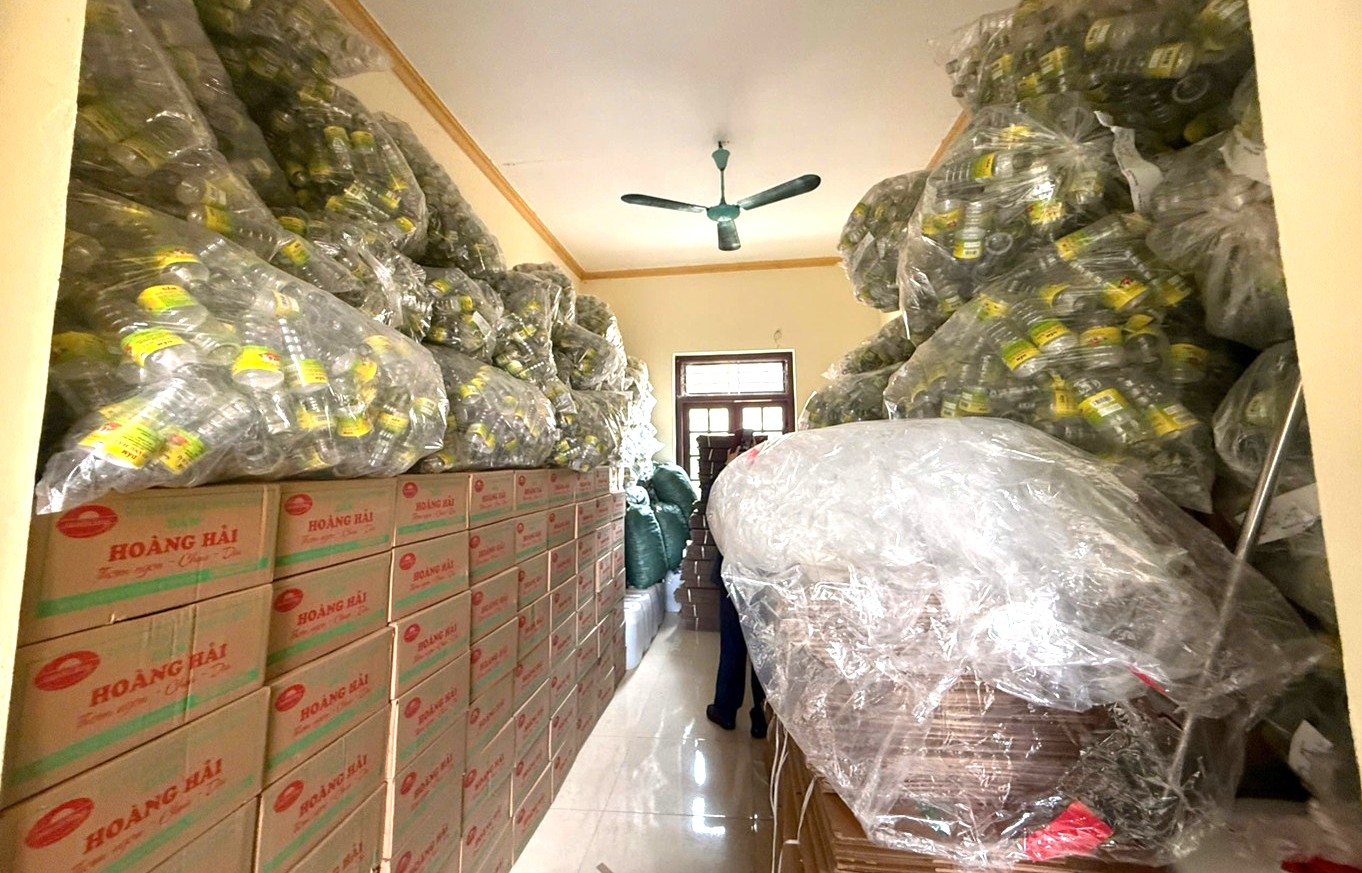 Bắt đối tượng pha nước l&atilde; với 1,5 tấn axit axetic để tạo ra giấm ăn: Quy m&ocirc; sản xuất cả triệu l&iacute;t- Ảnh 3.