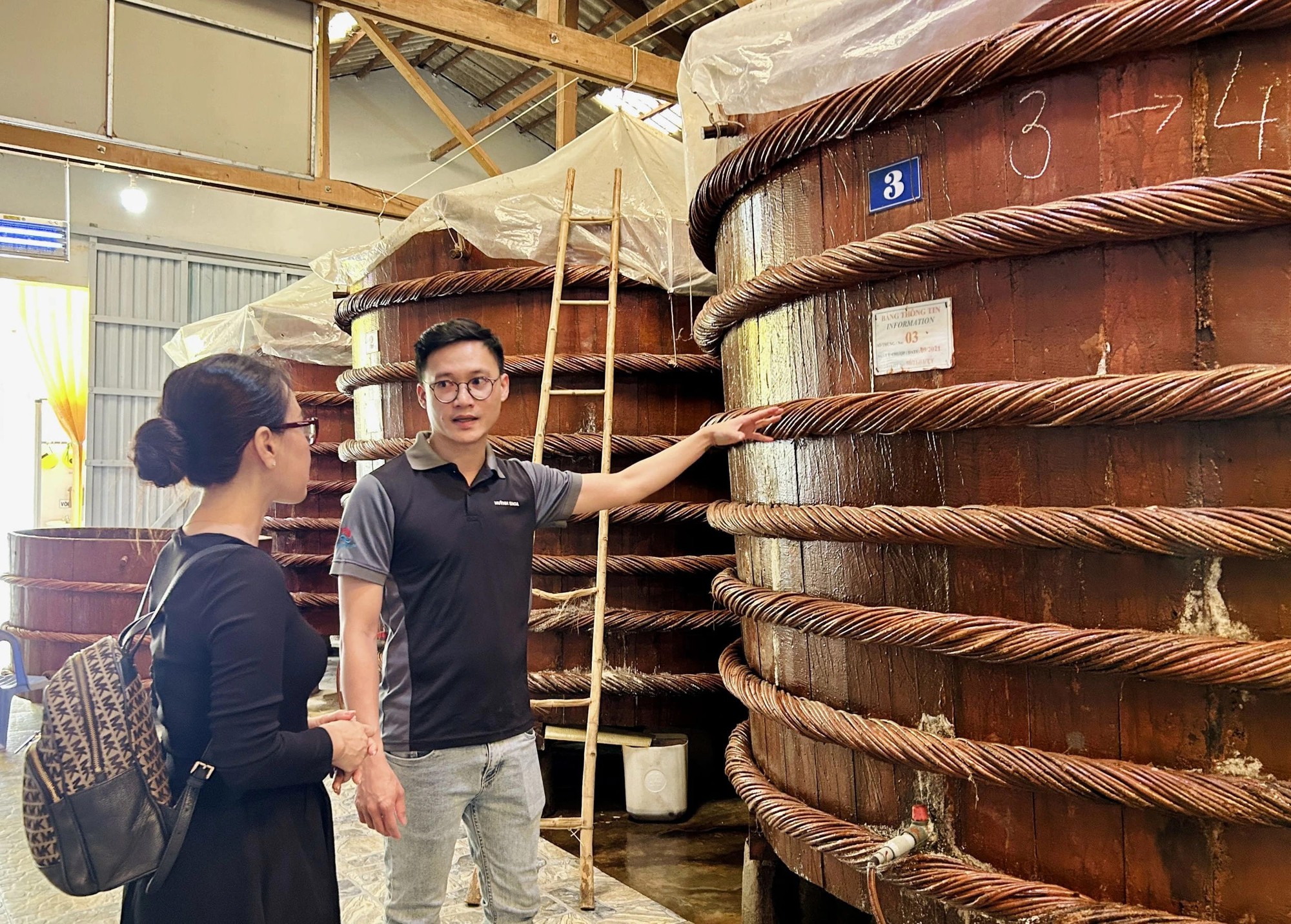 Bỏ việc ở tập đo&agrave;n lớn tại TP. HCM, ch&agrave;ng trai về qu&ecirc; l&agrave;m nghề "nặng m&ugrave;i": Kh&aacute;ch h&agrave;ng &Uacute;c rất ưa chuộng- Ảnh 1.