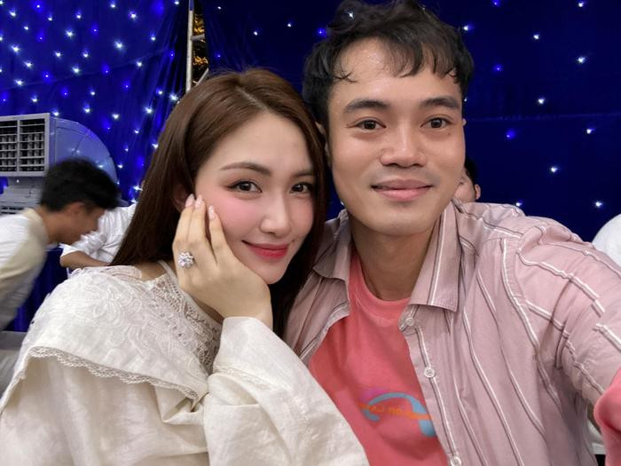 Ho&agrave; Minzy chốt thời điểm đ&aacute;m cưới: Chi Pu - Hương Giang v&agrave; d&agrave;n sao đổ bộ đếm kh&ocirc;ng xuể, 1 nh&acirc;n vật được mong đợi nhất- Ảnh 11.