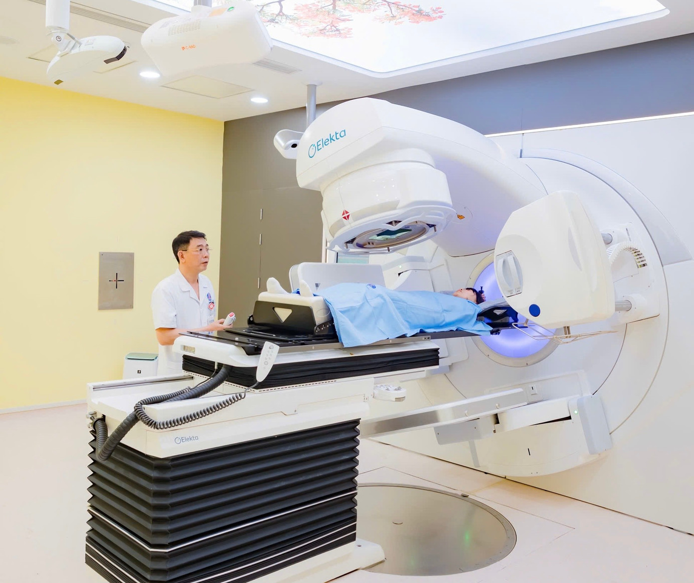 Bệnh viện K th&ecirc;m &lsquo;vũ kh&iacute;&rsquo; hiện đại chống ung thư, r&uacute;t ngắn thời gian điều trị- Ảnh 1.