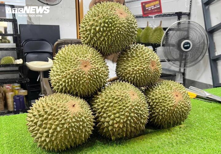 Sầu ri&ecirc;ng gai đen tiền triệu mỗi tr&aacute;i vẫn &lsquo;ch&aacute;y h&agrave;ng&rsquo;- Ảnh 5.