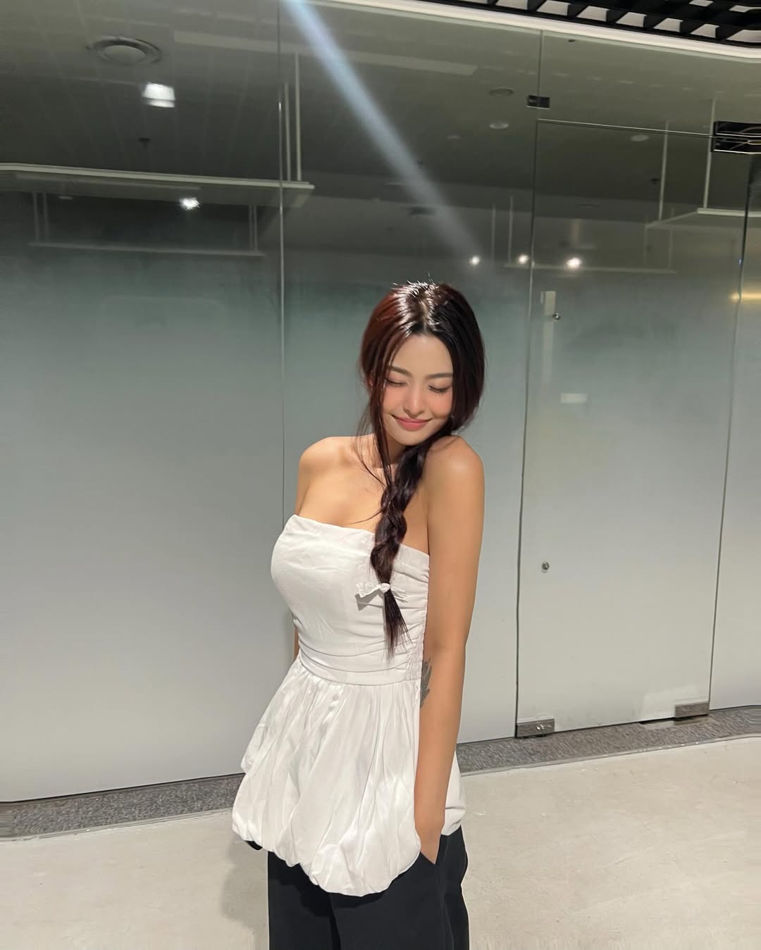 G&aacute;i xinh chụp photobooth c&ugrave;ng HIEUTHUHAI, kh&ocirc;ng phải Tăng Mỹ H&agrave;n: Nhan sắc v&agrave; style đều xuất sắc- Ảnh 18.