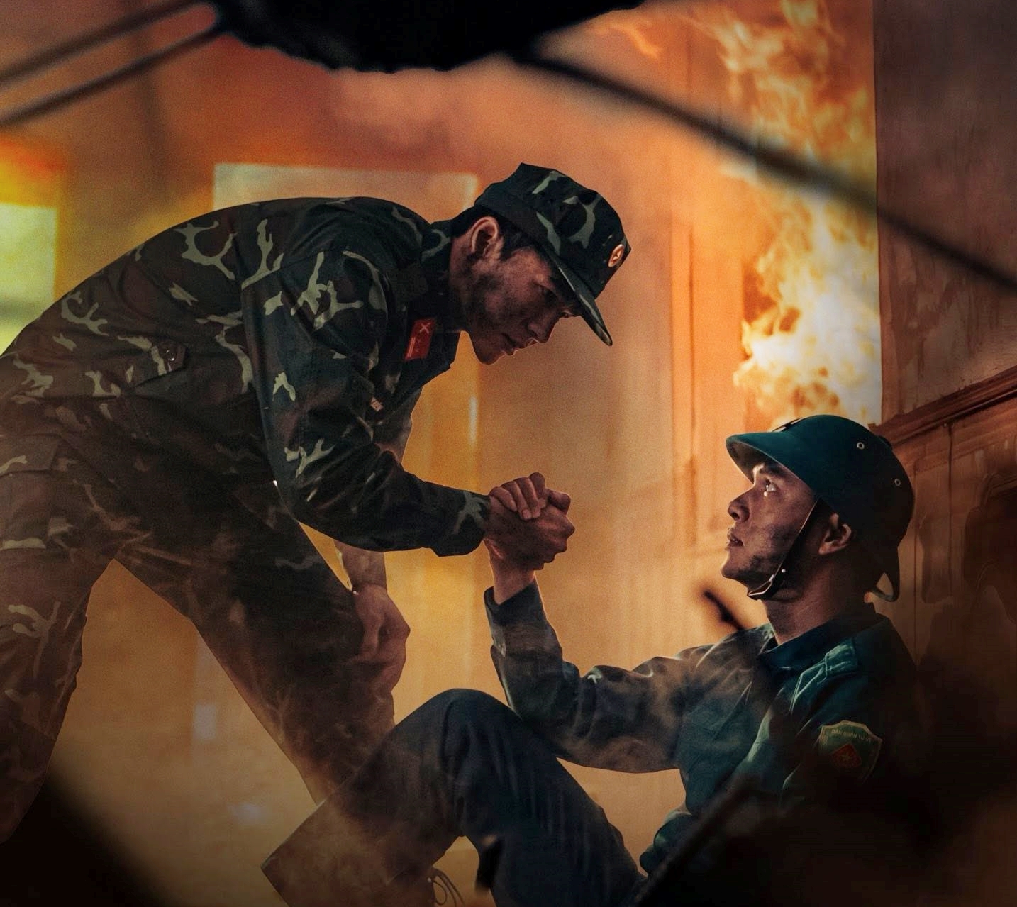 Lần đầu c&oacute; phim Việt được khen hay hơn cả Hậu Duệ Mặt Trời, nam ch&iacute;nh đẹp m&ecirc; mẩn c&ograve;n diễn bằng mắt cực đỉnh- Ảnh 1.