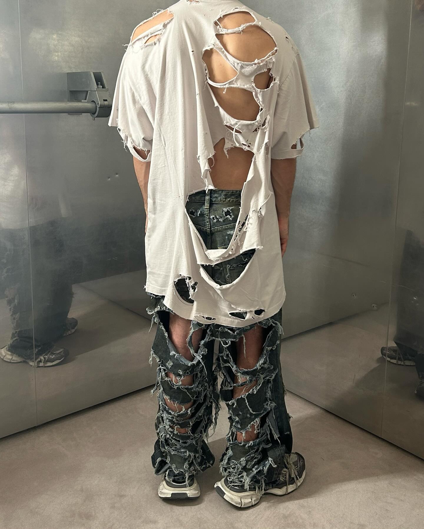 Tranh luận gay gắt về t&uacute;i nylon Trương Tịnh Nghi cầm l&ecirc;n thảm đỏ: 47 triệu, ai mua?- Ảnh 13.