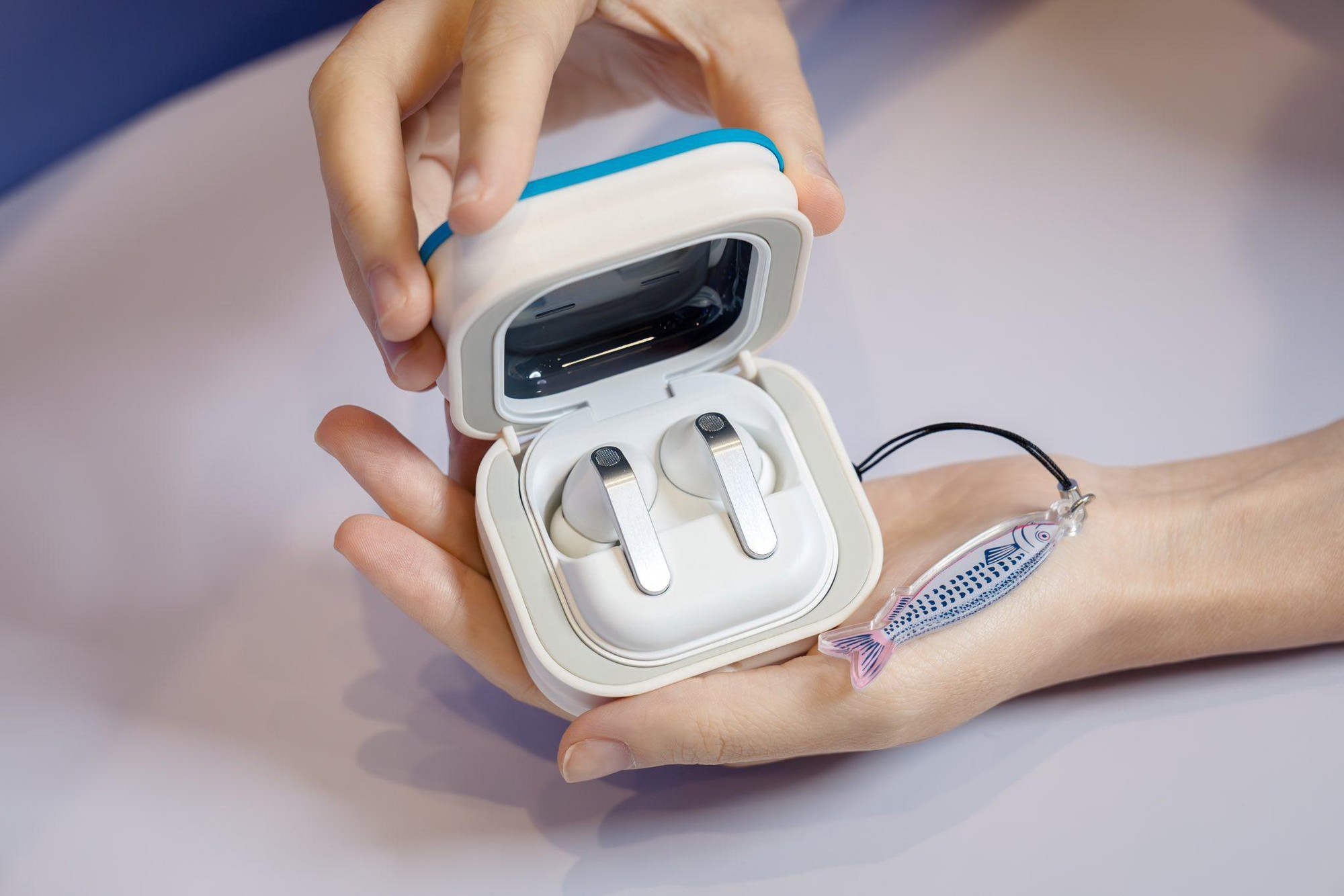 Xuất sắc từ thiết kế đến chất &acirc;m, đ&acirc;y l&agrave; tai nghe ch&acirc;n &aacute;i mới của giới c&ocirc;ng nghệ- Ảnh 1.