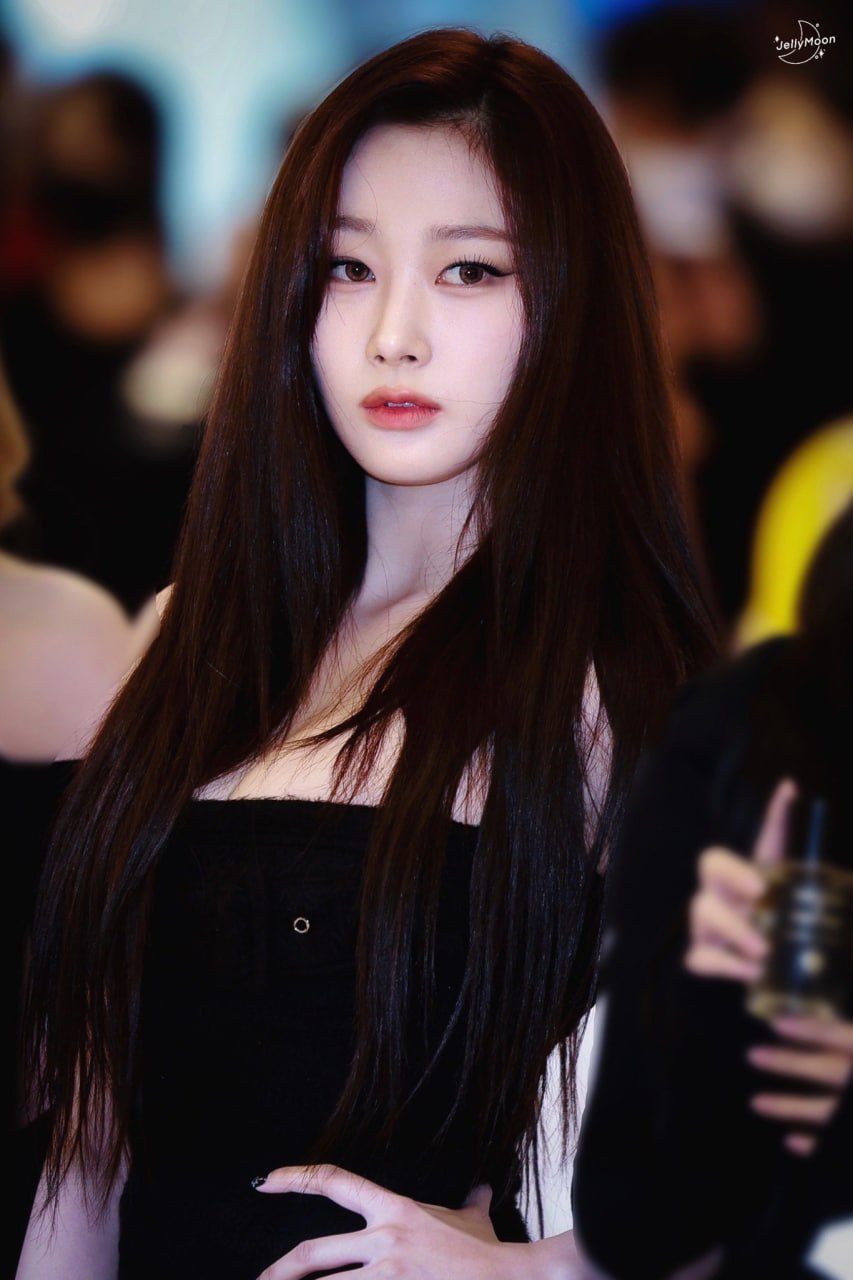 Visual kh&aacute;c lạ của mỹ nh&acirc;n "vịt ho&aacute; thi&ecirc;n nga", đẹp đến mấy cũng chưa vừa l&ograve;ng cư d&acirc;n mạng- Ảnh 9.