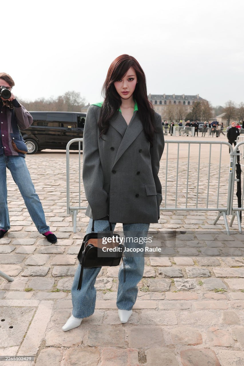 Visual kh&aacute;c lạ của mỹ nh&acirc;n "vịt ho&aacute; thi&ecirc;n nga", đẹp đến mấy cũng chưa vừa l&ograve;ng cư d&acirc;n mạng- Ảnh 3.