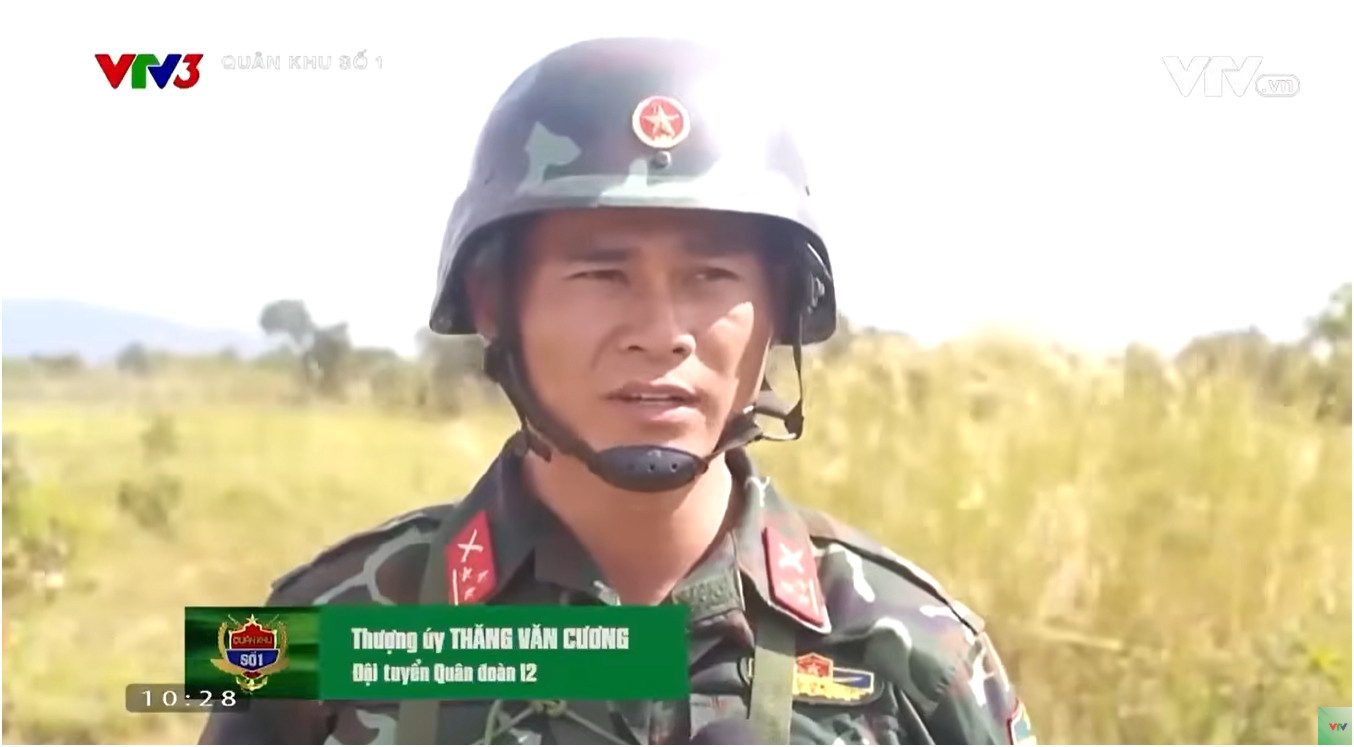 Hot lại đoạn clip Đại &uacute;y Thăng Văn Cương n&eacute;m lựu đạn, bắn s&uacute;ng cực chất, Ho&agrave; Minzy: "Ỏ, chồng em đ&oacute;"- Ảnh 3.