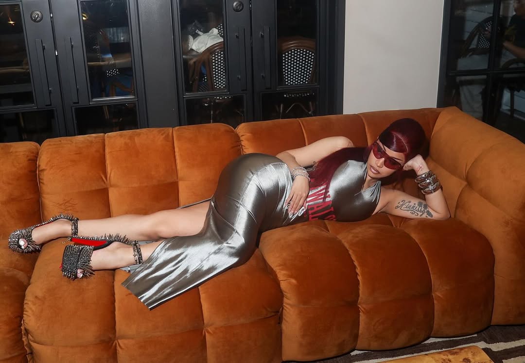 Mỹ nh&acirc;n 18+ g&acirc;y sốc với v&ograve;ng 3 sắp bục silicon ra ngo&agrave;i, nh&igrave;n ch&iacute;nh diện c&ograve;n kinh ho&agrave;ng hơn- Ảnh 3.