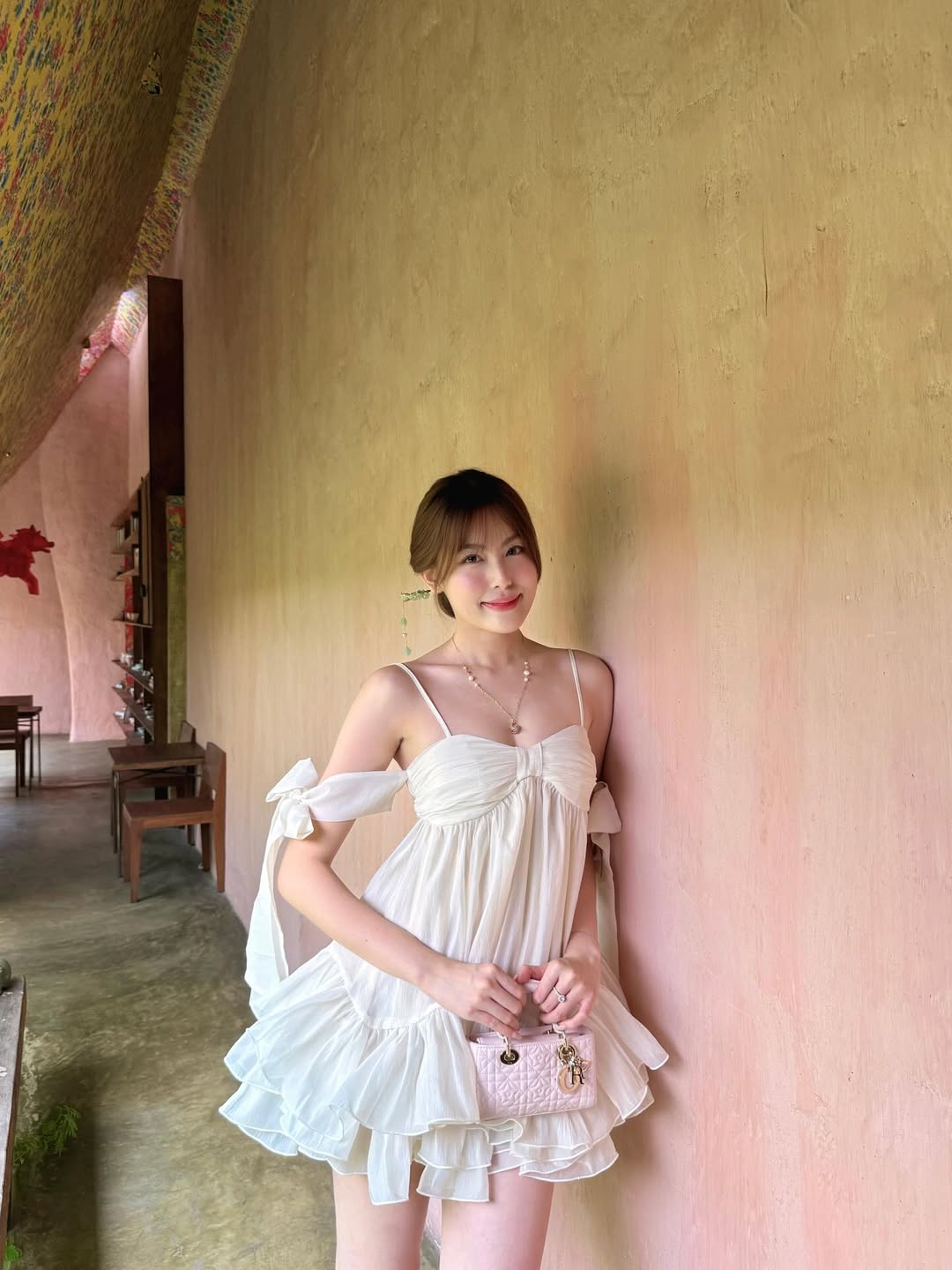 Th&agrave; l&agrave; HIEUTHUHAI rủ Babyboo đ&oacute;ng MV c&ugrave;ng, chứ diễn t&igrave;nh cảm m&agrave; mặt đơ qu&aacute; đơ- Ảnh 5.