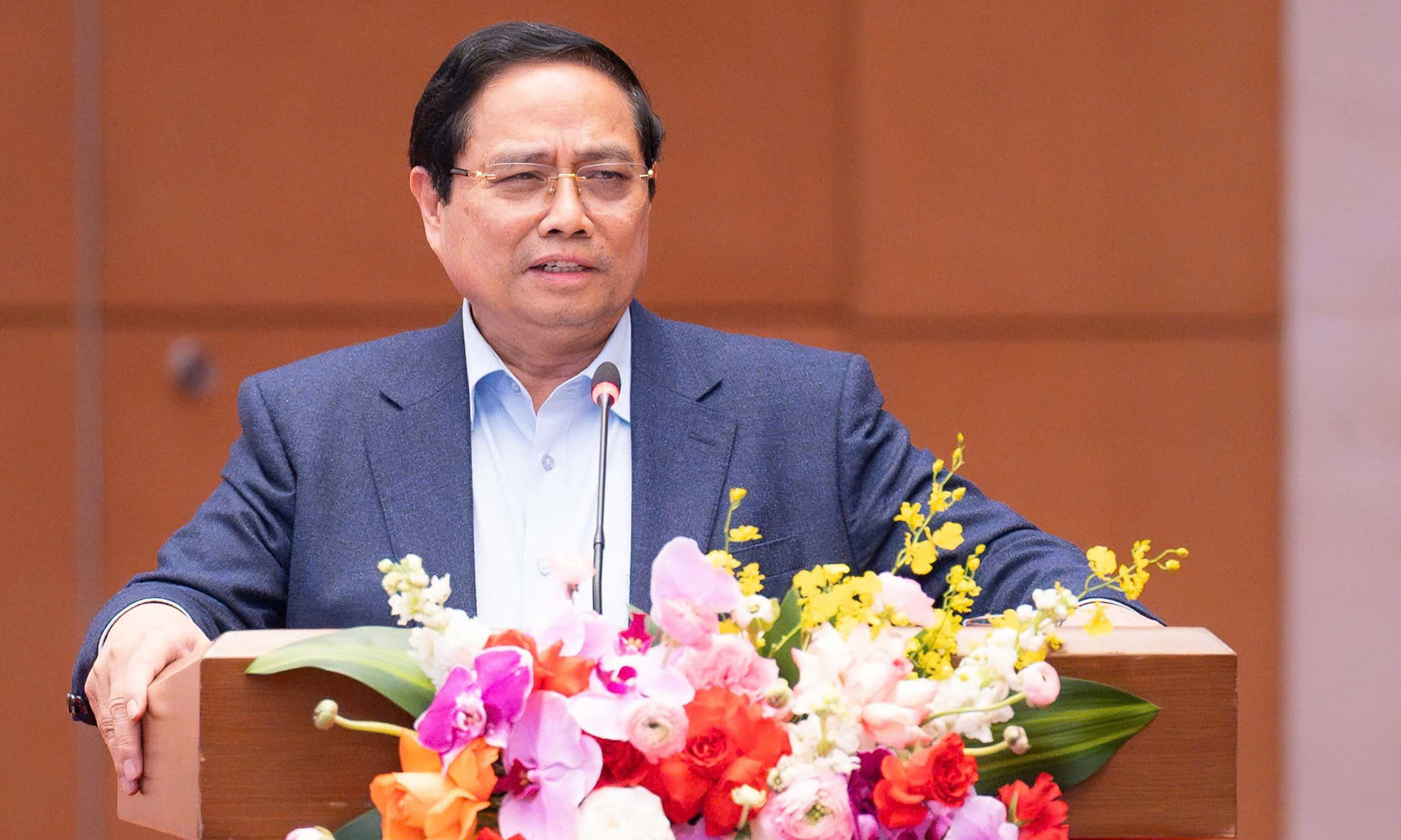 Thủ tướng: Đ&atilde; huy động 4 triệu th&ugrave;ng dầu từ đối t&aacute;c để bảo đảm nguồn cung- Ảnh 1.