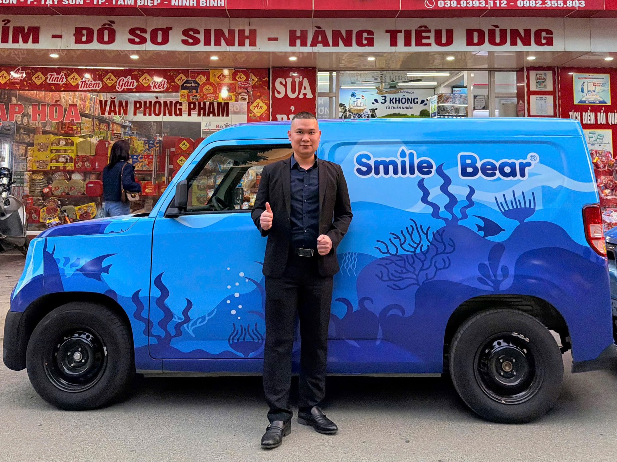 Gi&aacute;m đốc ở H&agrave; Nội sắm VinFast EC Van thay xe tải chở h&agrave;ng trong phố, t&iacute;nh trải nghiệm l&aacute;i xuy&ecirc;n Việt khi c&oacute; thời gian- Ảnh 6.