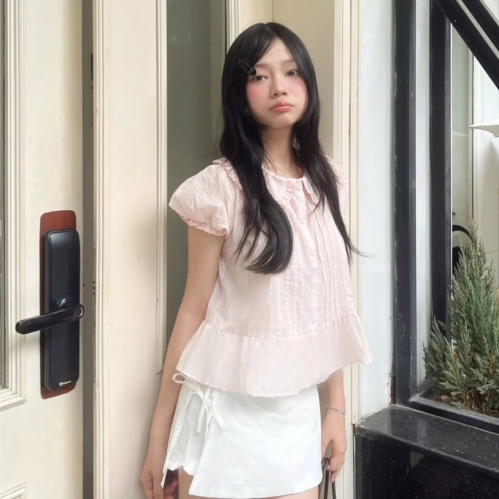 Hội mặc đẹp nhất thế giới b&igrave;nh chọn: Đ&acirc;y l&agrave; chiếc &aacute;o s&agrave;nh điệu nhất để mặc c&ugrave;ng quần jeans- Ảnh 24.