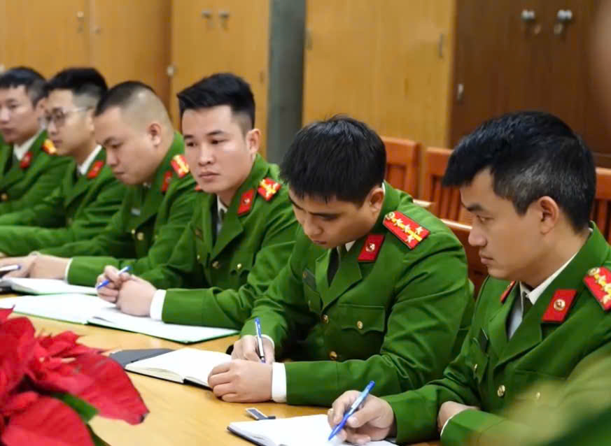 Chiến sĩ trinh s&aacute;t trẻ trong cuộc truy vết 5.300 tỷ của &ldquo;đế chế&rdquo; Mr Pips: "Ch&uacute;ng t&ocirc;i đi qua từ cơn mưa n&agrave;y đến cơn mưa kh&aacute;c"- Ảnh 7.