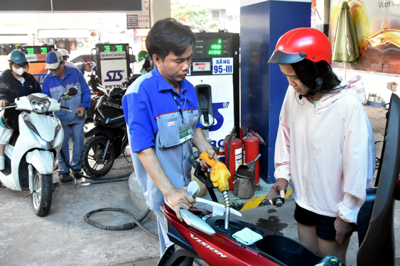 K&iacute;ch hoạt giải ph&aacute;p bảo đảm nguồn cung xăng dầu- Ảnh 1.