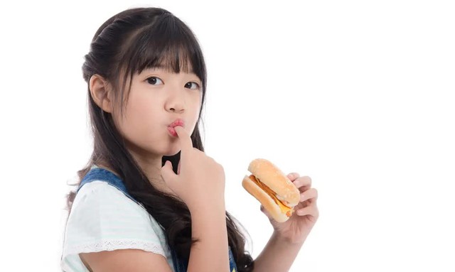 Một s&aacute;ng thức dậy thấy gai người, 24 giờ sau th&agrave;nh bệnh nh&acirc;n hồi sức: Lời cảnh tỉnh cho người trẻ- Ảnh 3.