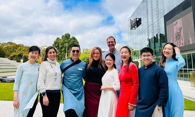 Quốc gia đ&atilde; bước v&agrave;o m&ugrave;a thu khi nửa thế giới đang ở m&ugrave;a xu&acirc;n: Sở hữu cộng đồng người Việt đ&ocirc;ng đảo- Ảnh 3.