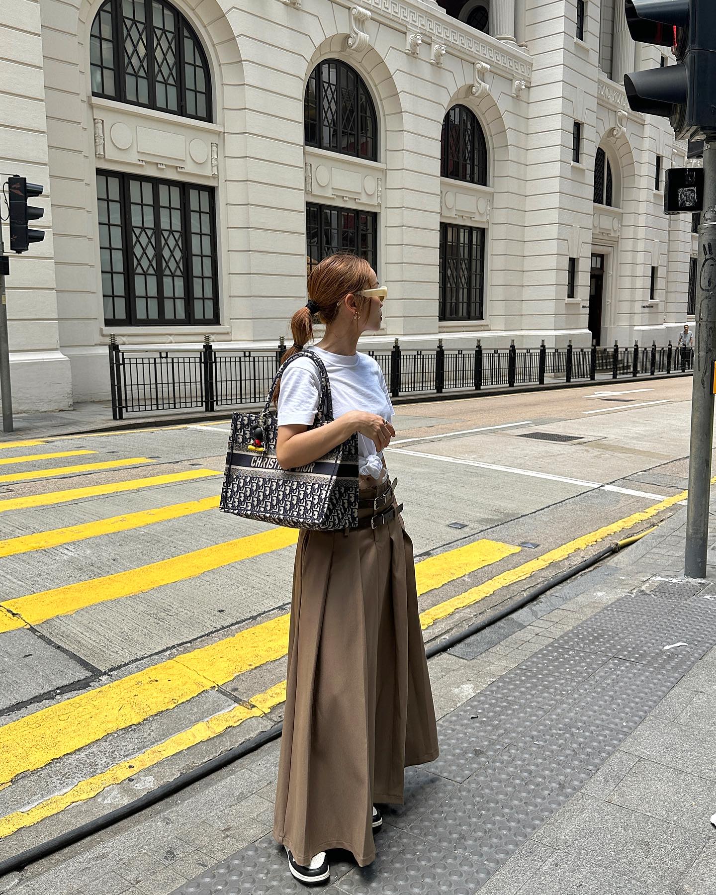 Đỉnh cao phối đồ m&ugrave;a h&egrave; ở tuổi ngo&agrave;i 40: 5 c&ocirc;ng thức trang phục vừa trẻ vừa sang n&ecirc;n &aacute;p dụng ngay- Ảnh 7.