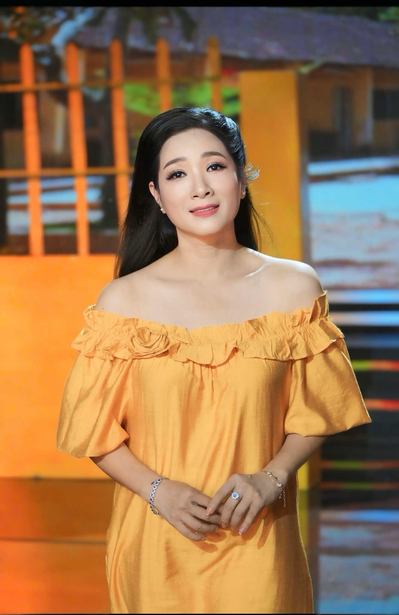 Mẹ đơn th&acirc;n l&agrave; nữ NSƯT đ&igrave;nh đ&aacute;m 1 thời: U60 gi&agrave;u c&oacute;, đẹp căng tr&agrave;n, nhiều người si m&ecirc; tặng v&agrave;ng- Ảnh 8.