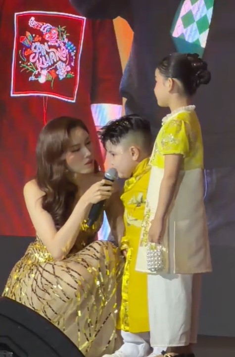 MC Thanh Thanh Huyền khen ngợi Ku Phin - con trai L&ecirc; Dương Bảo L&acirc;m sau m&agrave;n hỏi đ&aacute;p l&ecirc;n xu hướng- Ảnh 1.